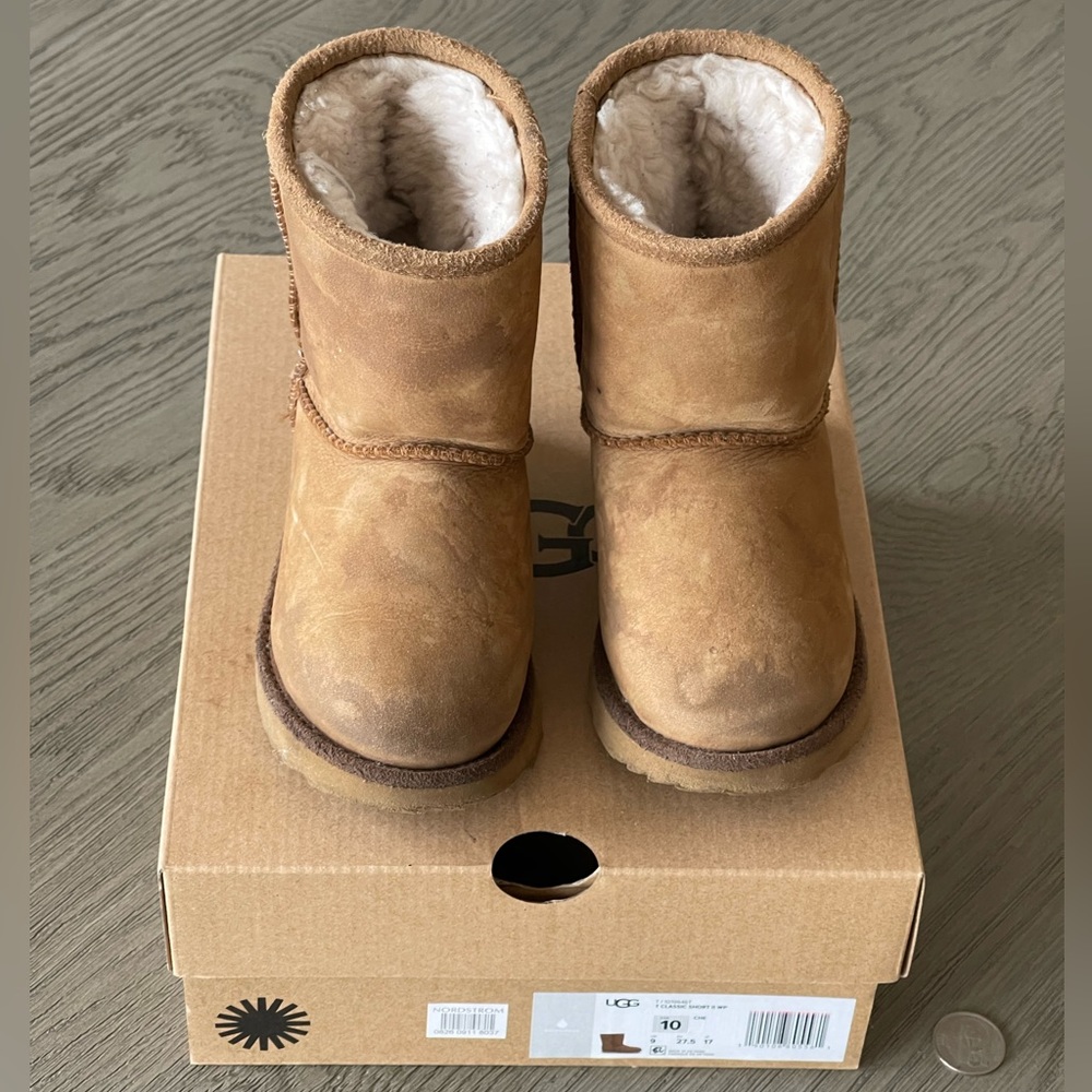 UGG Classic Short II Waterproof Boot~ size 10 Kids - Picture 2 of 9